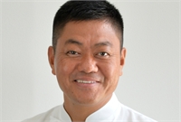 Yoshihiro Narisawa